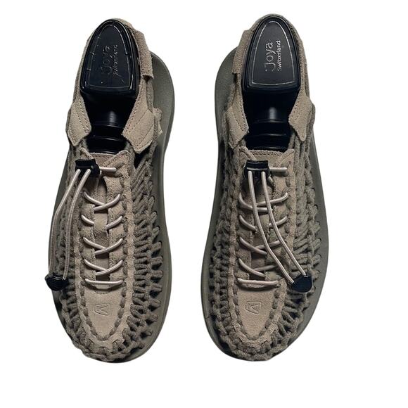 Keen unique suede leather woven design sandals. 8.5 - Picture 1 of 4